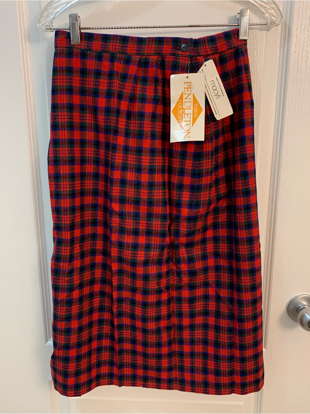 Vintage Pendleton Macduff Tartan red Plaid Wool Skirt. NWT